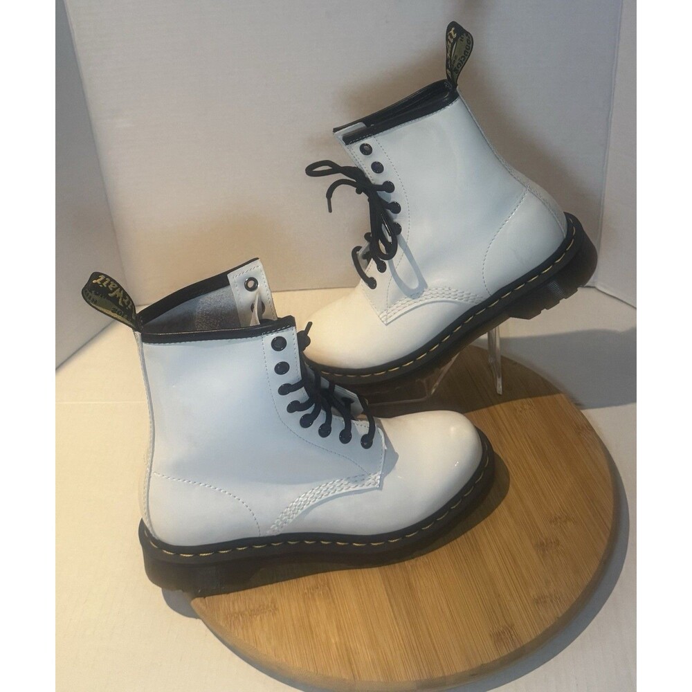 Dr Martens Air Wair 11821 White Patent Leather Eye Combat Boots Women Size 7